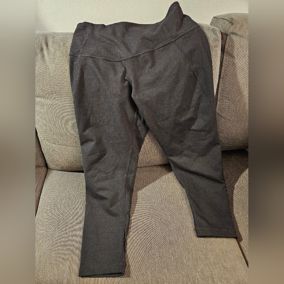 Zella Pants - *Like New* Zella Live-In High Waist Crop Leggings